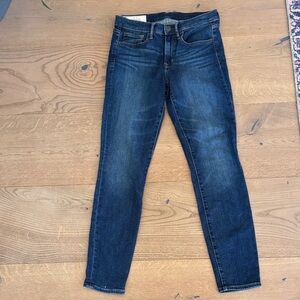 GAP Women's True Skinny Mid Rise, 4, 27